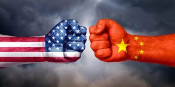 Η Κίνα προειδοποιεί για αντίποινα μετά τους περιορισμούς εξαγωγών μικροτσίπ από τις ΗΠΑ