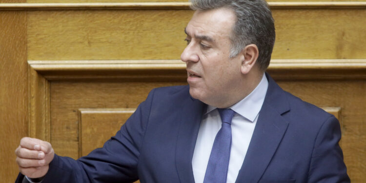 Νέο αντάρτικο στην Ν.Δ.: Ο βουλευτής Κόνσολας κατέθεσε ερώτηση στον υπουργό Οικονομικών για αθέμιτες πρακτικές εταιρειών διαχείρισης και funds απέναντι σε δανειολήπτες