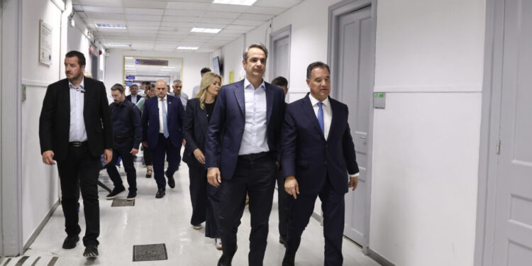 Ο Κυρ. Μητσοτάκης στο ΓΝΑ «Ευαγγελισμός» για την εφαρμογή της πιλοτικής δράσης ιχνηλάτησης περιστατικών στο ΤΕΠ