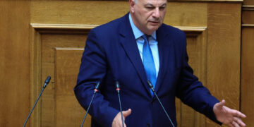 Ο υπουργός Αγροτικής Ανάπτυξης και Τροφίμων, Κώστας Τσιάρας, ζήτησε την παραίτηση του προέδρου του ΟΠΕΚΕΠΕ Νίκου Σαλάτα 