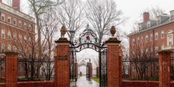 ΗΠΑ: Αντεπίθεση του Χάρβαρντ - Καταθέτει μήνυση κατά της κυβέρνησης Τραμπ