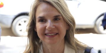 Συνέντευξη Μιλένας Αποστολάκη στο Πρώτο Πρόγραμμα για την άρση μονιμότητας στο δημόσιο: "Αντιπερισπασμός του πρωθυπουργού για να αλλάξει την ατζέντα"