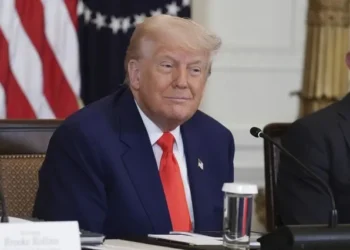 Ο Τραμπ απειλεί με επιβολή δασμών ύψους 50% στις εισαγωγές από την Ευρωπαϊκή Ένωση