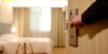 Ένωση Ξενοδόχων Αττικής: Το πρώτο τετράμηνο του 2025 σημειώθηκε αύξηση 1,6% της μέσης πληρότητας των ξενοδοχείων της Αθήνας