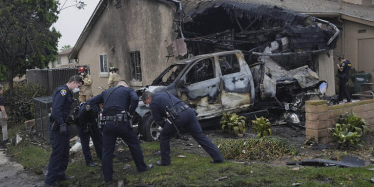 ΗΠΑ: Μικρό αεροσκάφος συνετρίβη στο Σαν Ντιέγκο - Έξι νεκροί
