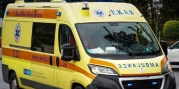 Τροχαίο στη Λ. Ποσειδώνος: Αυτοκίνητο έπεσε πάνω σε ποδηλάτες – Tέσσερις τραυματίες