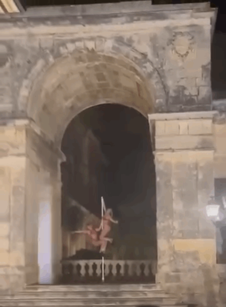 Στο Αυτόφωρο οι πέντε γυναίκες για το pole dancing στα Ανάκτορα στην παλιά πόλη της Κέρκυρας