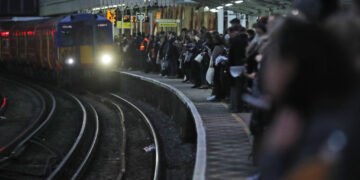 Βρετανία: Επανεθνικοποιείται η σιδηροδρομική εταιρεία South Western Railway