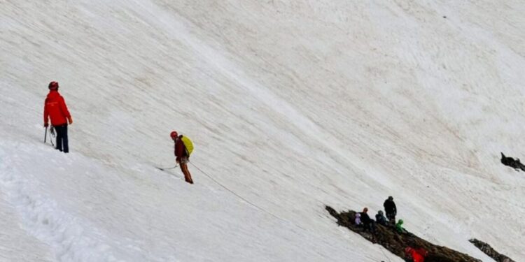 Όλυμπος: Απεγκλωβίστηκε οικογένεια ορειβατών στην περιοχή Λούκι στα 2700 μ