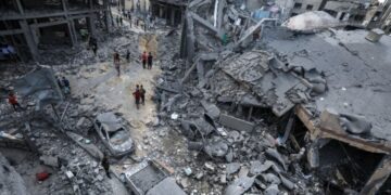 Γάζα: Νέοι ισραηλινοί βομβαρδισμοί - Τουλάχιστον 52 νεκροί, εκ των οποίων 33 σε σχολείο που φιλοξενούσε εκτοπισμένους