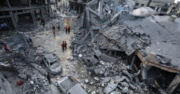 Γάζα: Νέοι ισραηλινοί βομβαρδισμοί - Τουλάχιστον 52 νεκροί, εκ των οποίων 33 σε σχολείο που φιλοξενούσε εκτοπισμένους