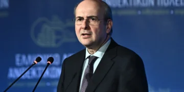Χατζηδάκης: Η κυβέρνηση εξετάζει την υποκατάσταση του ΟΠΕΚΕΠΕ από την ΑΑΔΕ