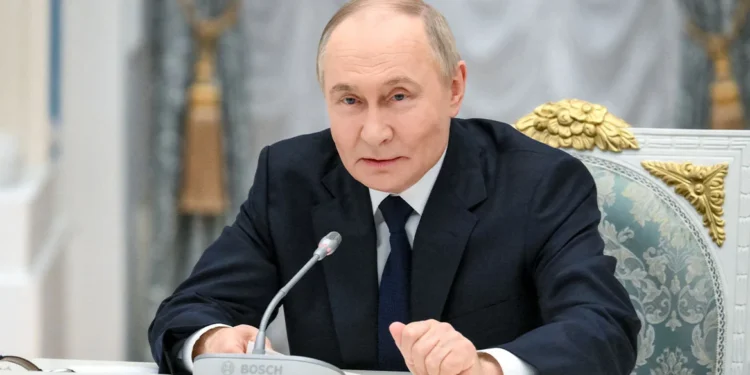 Reuters: Οι όροι που θέτει ο Πούτιν για τον τερματισμό του πολέμου στην Ουκρανία