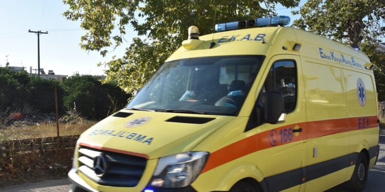 Θανατηφόρο δυστύχημα στη Λυσσαρέα Αρκαδίας: 66χρονος έχασε τη ζωή του όταν καταπλακώθηκε από ΙΧ