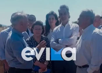 Ο Κυριάκος Μητσοτάκης στον αρχαιολογικό χώρο της Ερέτριας