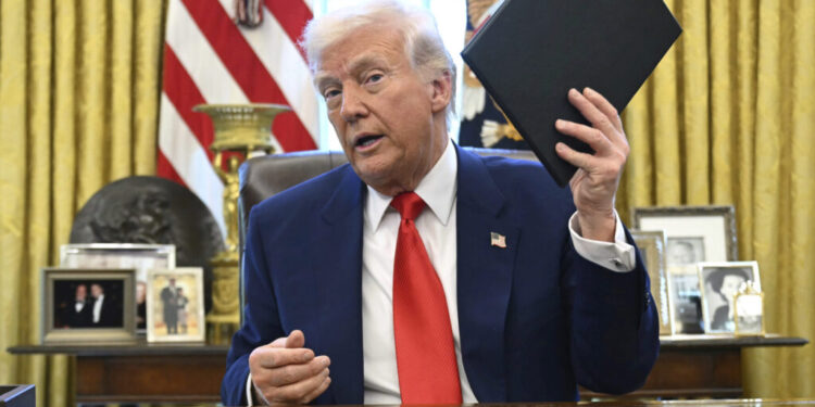 ΗΠΑ: Δικαστική νίκη Τραμπ – Το εφετείο «πάγωσε» την ακύρωση των δασμών