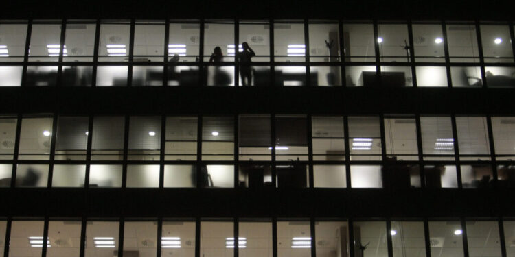 Αυξήσεις με αναδρομική ισχύ για 40.000 δημοσίους υπαλλήλους με «προσωπική διαφορά»