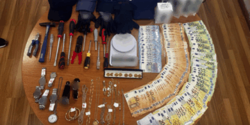Συνελήφθησαν 9 μέλη συμμορίας διαρρηκτών που «χτυπούσε» σπίτια σε Αττική, Ήπειρο και Δυτική Ελλάδα