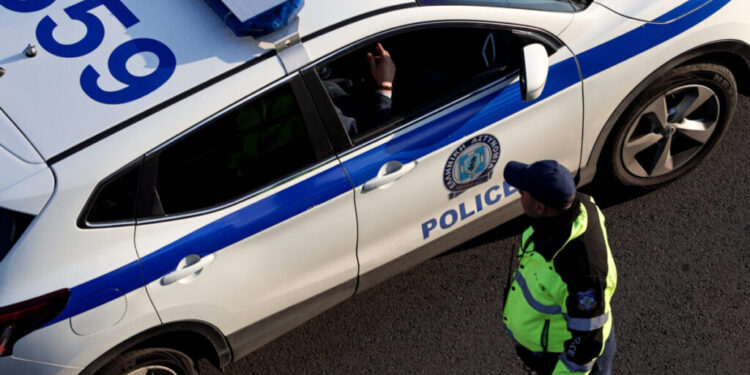 Συνελήφθη 27χρονος οδηγός αυτοκινήτου που έτρεχε με 191χλμ/ώρα στην Περιφερειακή Υμηττού