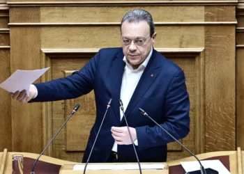 Ο ΣΥΡΙΖΑ κατέθεσε την πρότασή του για τα Τέμπη: Μητσοτάκης, Καραμανλης, Σπίρτζης και 3 υφυπουργοί