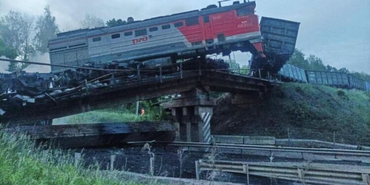 Ρωσία: Σαμποτάζ «βλέπει» το Κρεμλίνο πίσω από την κατάρρευση των γεφυρών