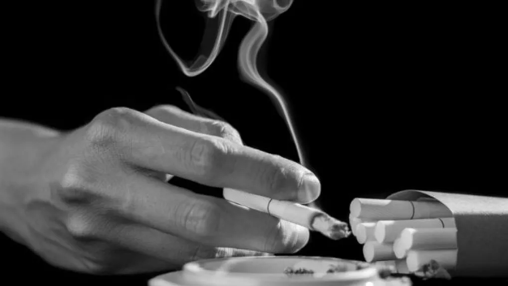 Γαλλία: Απαγόρευση καπνίσματος σε παραλίες, δημόσια πάρκα και πολλούς άλλους δημόσιους χώρους, όπου μπορεί να υπάρχουν παιδιά