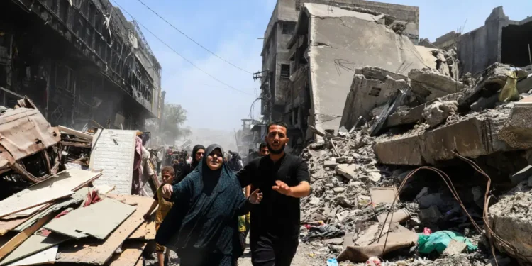 Ισραηλινή επίθεση σε κέντρο διανομής βοήθειας κοντά στη Ράφα – Δεκάδες νεκροί