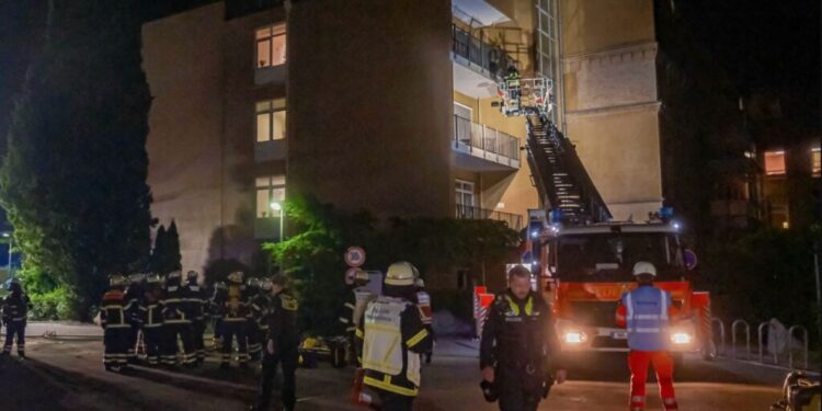 Γερμανία: Πυρκαγιά σε νοσοκομείο στο Αμβούργο - Τρεις ηλικιωμένοι νεκροί και δεκάδες τραυματίες