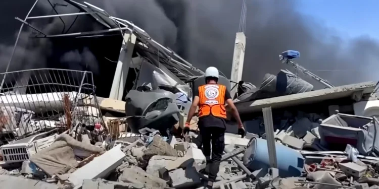 Γάζα: Πέθανε ο Παλαιστίνιος γιατρός που έχασε 9 από τα 10 παιδιά του μετά από ισραηλινό βομβαρδισμό