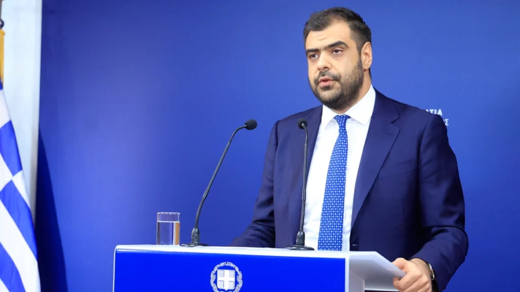 Αναβάλλεται ο τρίτος τελικός μπάσκετ της Τετάρτης Παναθηναϊκός - Ολυμπιακός μετά το χάος στο ΣΕΦ : Εξετάζεται ακόμα και οριστική διακοπή του πρωταθλήματος