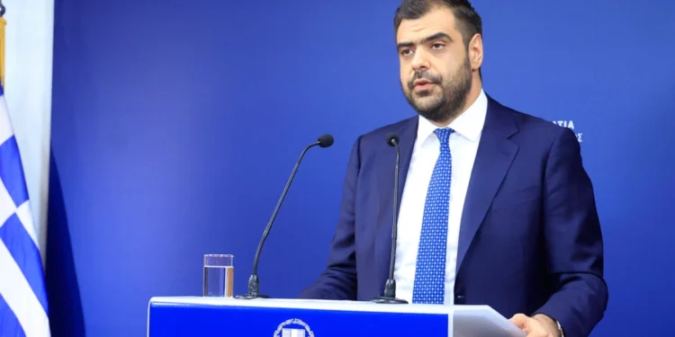 Αναβάλλεται ο τρίτος τελικός μπάσκετ της Τετάρτης Παναθηναϊκός - Ολυμπιακός μετά το χάος στο ΣΕΦ : Εξετάζεται ακόμα και οριστική διακοπή του πρωταθλήματος