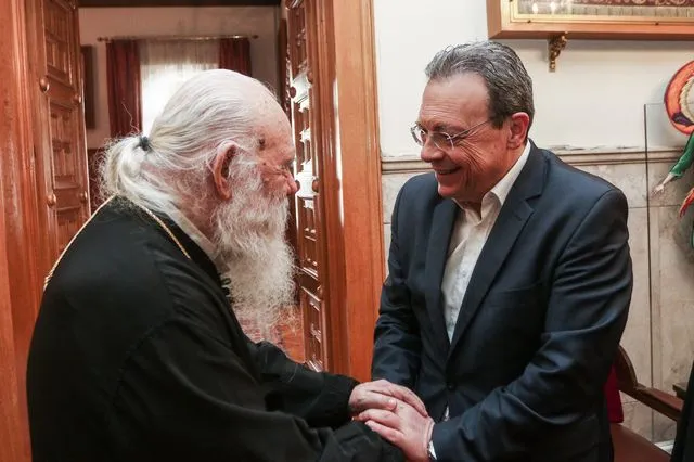 Τηλεφωνική επικοινωνία Φάμελλου με Ιερώνυμο για τη Μονή Σινά