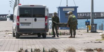 Καλαμάτα: Εξουδετερώθηκε οβίδα του Β’ Παγκοσμίου Πολέμου που εντοπίστηκε στο λιμάνι