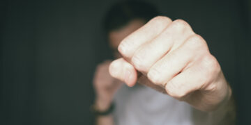 Νέο επεισόδιο βίας ανηλίκων στην Πάτρα: Ανήλικοι έδωσαν ραντεβού για ξύλο στο λιμάνι – Στο νοσοκομείο 17χρονος