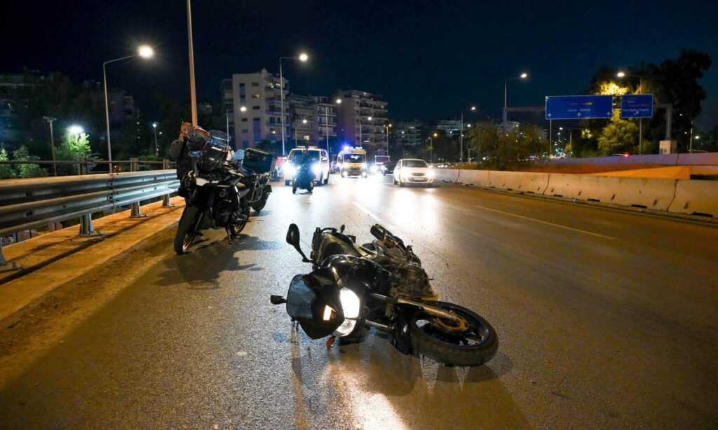 Θανατηφόρο τροχαίο στην Ποσειδώνος - Νεκροί οι δύο αναβάτες μηχανής