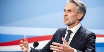 Ολλανδία: Αποχώρησε από την κυβέρνηση ο ακροδεξιός Βίλντερς - Παραιτήθηκε ο πρωθυπουργός