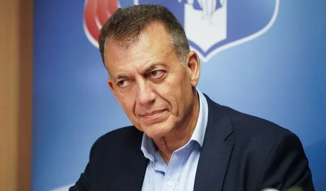 Υποχώρηση Βρούτση: Χωριστά ραντεβού με τους ιδιοκτήτες των ΚΑΕ