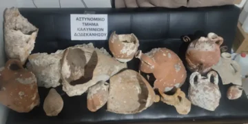 Συνελήφθη στην Κάλυμνο 87χρονος αλλοδαπός για παράνομη κατοχή αρχαίων – Βρέθηκαν στο σπίτι του αμφορείς και τμήματα αγγείων