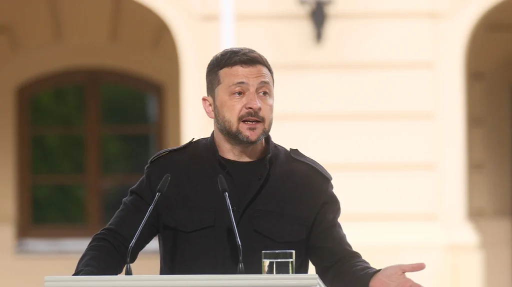 Ουκρανία: Ο Ζελένσκι ανακοίνωσε ανακατατάξεις στον στρατό