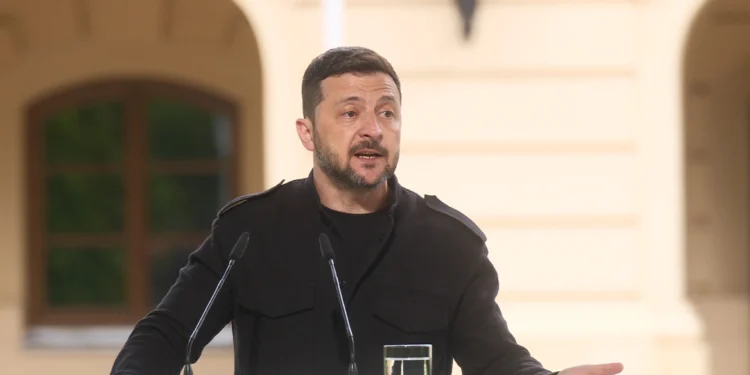 Ουκρανία: Ο Ζελένσκι ανακοίνωσε ανακατατάξεις στον στρατό