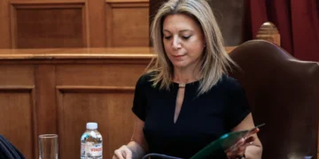 Πρόταση Μαρίας Καρυστιανού για σύσταση Προανακριτικής για εσχάτη προδοσία από τον Μητσοτάκη ως τον Σπίρτζη