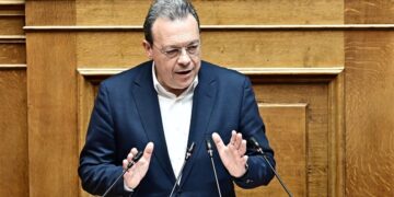 Ο ΣΥΡΙΖΑ κατέθεσε την πρόταση για Προανακριτική για τα Τέμπη με την υπογραφή και των 6 βουλευτών του Κασσελάκη