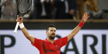 Roland Garros: Ο Τζόκοβιτς νίκησε 3-1 τον Ζβέρεφ και πέρασε για 13η φορά στα ημιτελικά