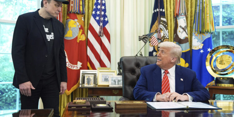 Ο Μασκ εξαπολύει σοβαρές καταγγελίες για τον Τραμπ: "Είναι στις λίστες Επστάιν – Γι’ αυτό δεν δημοσιοποιήθηκαν"