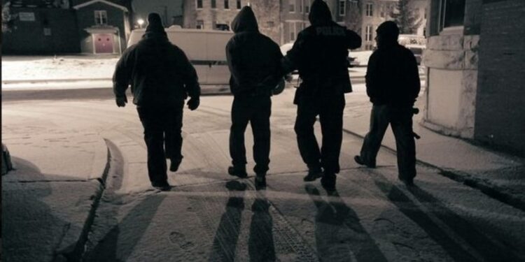 Πάτρα: Συνελήφθησαν τέσσερα άτομα-μεταξύ των οποίων δύο ανήλικοι- που επιχείρησαν να κάψουν παιδότοπο