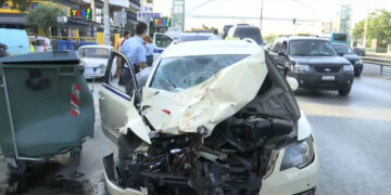 Θανατηφόρο τροχαίο στον Άλιμο: Σύγκρουση ταξί με απορριμματοφόρο στη Λ. Ποσειδώνος – Νεκρή 65χρονη δημοτική υπάλληλος