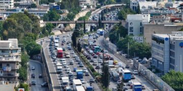 Μαζική απόδραση προς πάσα κατεύθυνση των εκδρομέων του τριημέρου του Αγ. Πνεύματος