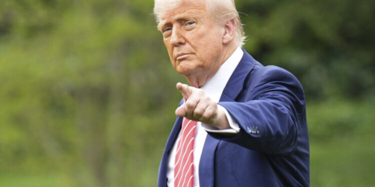 Ντόναλντ Τραμπ για την τελευταία ρωσική επίθεση: "Οι Ουκρανοί έδωσαν στον Πούτιν λόγο να τους βομβαρδίσει ανηλεώς"