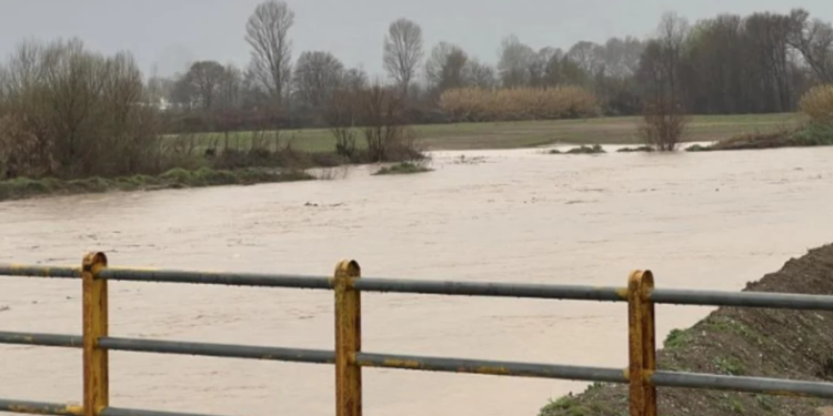 Λάρισα: Εντοπίστηκε και ανασύρθηκε πτώμα γυναίκας από τον Πηνειό ποταμό