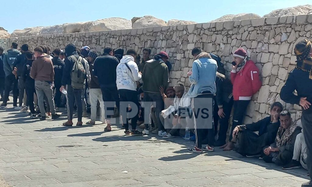 Κρήτη: Συνελήφθησαν τρεις Σουδανοί διακινητές για μεταφορά μεταναστών που εντοπίστηκαν στη Γαύδο